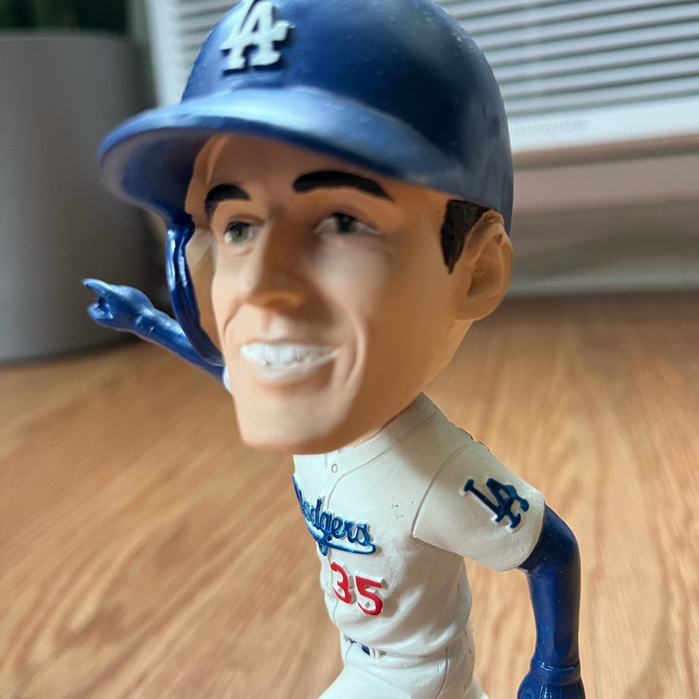 Bobblehead - Picture 6 of 12
